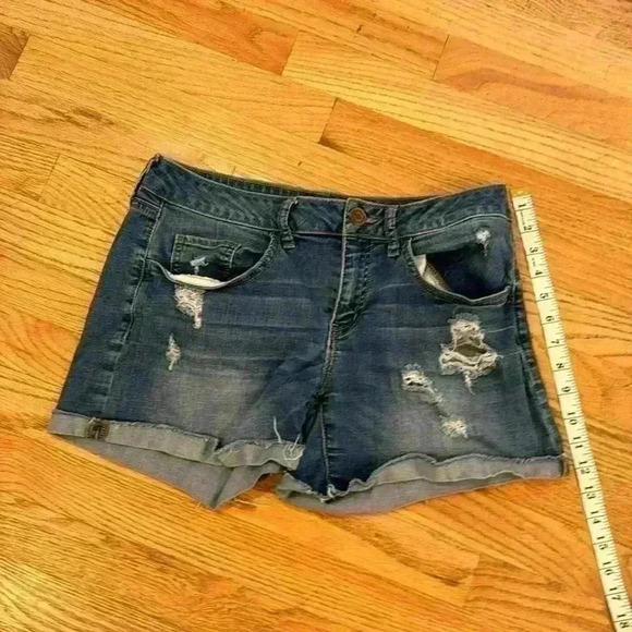 Women’s Shortie Denim Shorts Distressed Size: 11 - Picture 7 of 8